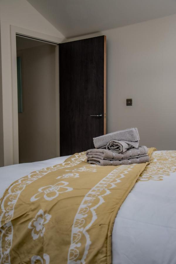 Bv Lush Apartment At Conditioning House Bradford Bradford  Exterior photo